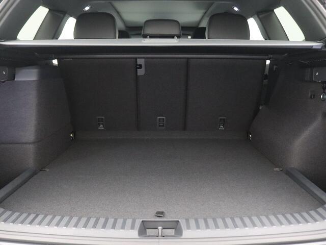 Volkswagen Tayron 1.5 eHybrid R-Line Edition 272PK DSG Pano-Schuifdak, Trekhaak, Black Style, Harman Kardon Audio, Navi, 360gr. camera, Stoel-Stuurverwarming, Elektr. Achterklep, 20" LM Velgen