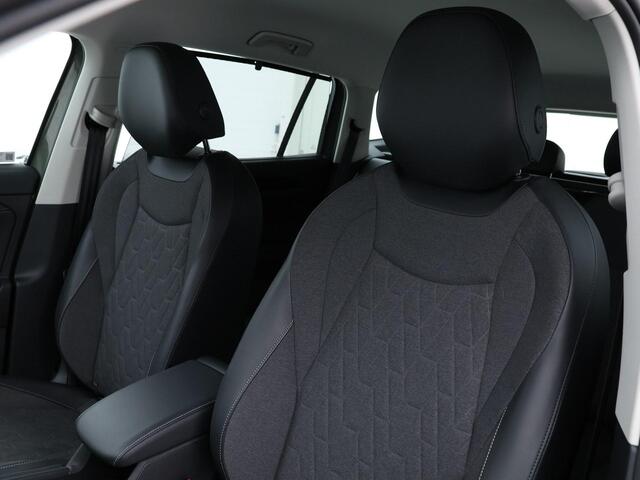 Volkswagen Tayron 1.5 204pk DSG eHybrid Life Edition · Camera · Wegklapbare Trekhaak · Stoel-& Stuurverwarming · Sfeerverlichting · 18'' Inch · Garantie t/m 26-08-2027