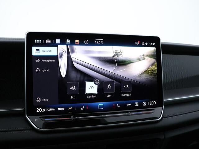 Volkswagen Tayron 1.5 204pk DSG eHybrid Life Edition · Camera · Wegklapbare Trekhaak · Stoel-& Stuurverwarming · Sfeerverlichting · 18'' Inch · Garantie t/m 26-08-2027