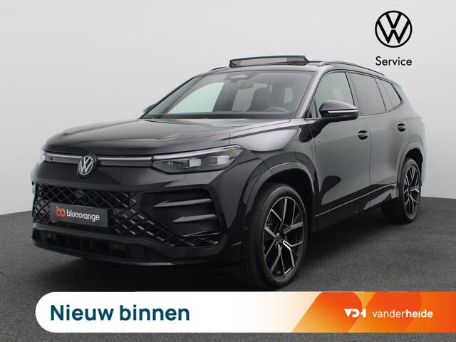 Volkswagen Tayron 1.5 eHybrid R-Line Edition 272PK DSG Pano-Schuifdak, Trekhaak, 360gr. Camera, 20" LM Velgen, Navi, Harman Kardon Audio, Keyless, Side Assist, Elektr. Achterklep, Stoel-stuurverwarming