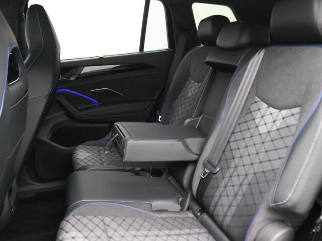 Volkswagen Tayron 1.5 eHybrid R-Line Edition 272PK DSG Pano-Schuifdak, Trekhaak, 360gr. Camera, 20" LM Velgen, Navi, Harman Kardon Audio, Keyless, Side Assist, Elektr. Achterklep, Stoel-stuurverwarming