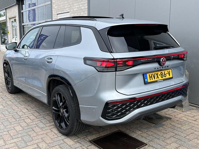 Volkswagen Tayron 1.5 eHybrid R-Line Edition / AUTOMAAT/ 2X-LINE/ GARANTIE TM 08-2029/ PANO/ ACC/ TREKHAAK/ MASSAGE/ PARK.SENSOR.V+A/ 360 CAMERA/ STUUR+STOELVERWARM.V+A/ DODEHOEK/ APP-CONNECT/ KEYLESS/ IQ.LIGHT/ ELEK.ACHTERKLEP/ 20'' LM