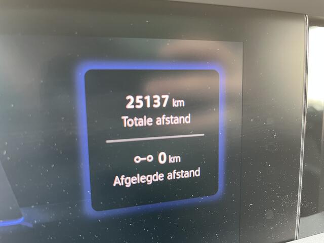 Volkswagen Tayron 1.5 eHybrid R-Line Edition / AUTOMAAT/ 2X-LINE/ GARANTIE TM 08-2029/ PANO/ ACC/ TREKHAAK/ MASSAGE/ PARK.SENSOR.V+A/ 360 CAMERA/ STUUR+STOELVERWARM.V+A/ DODEHOEK/ APP-CONNECT/ KEYLESS/ IQ.LIGHT/ ELEK.ACHTERKLEP/ 20'' LM