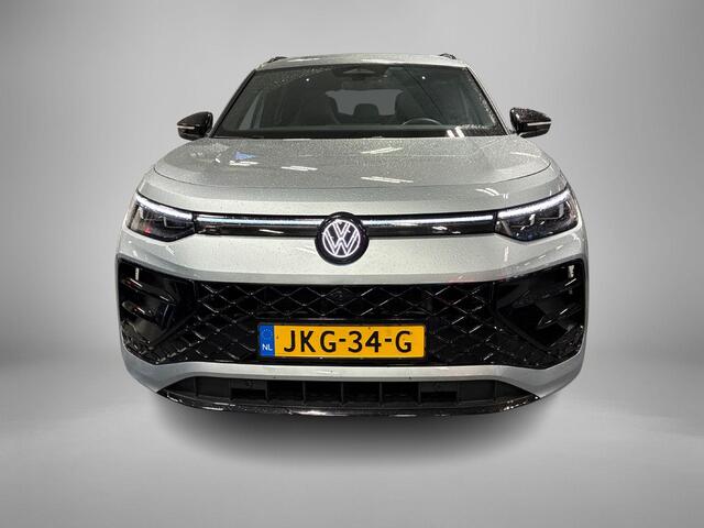Volkswagen Tayron 1.5 272pk DSG eHybrid R-Line Edition · Panoramadak · 360 Camera · Wegklapbare Trekhaak · Stoelverwarming · Apple/Android Car Play · 20'' Inch · Garantie t/m 03-11-2029 of 100.000km