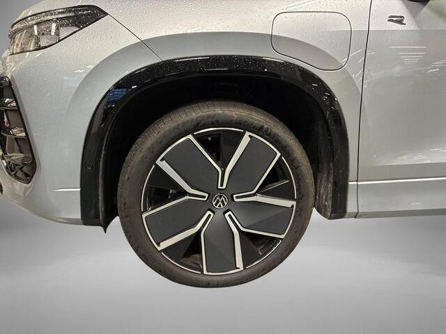 Volkswagen Tayron 1.5 272pk DSG eHybrid R-Line Edition · Panoramadak · 360 Camera · Wegklapbare Trekhaak · Stoelverwarming · Apple/Android Car Play · 20'' Inch · Garantie t/m 03-11-2029 of 100.000km