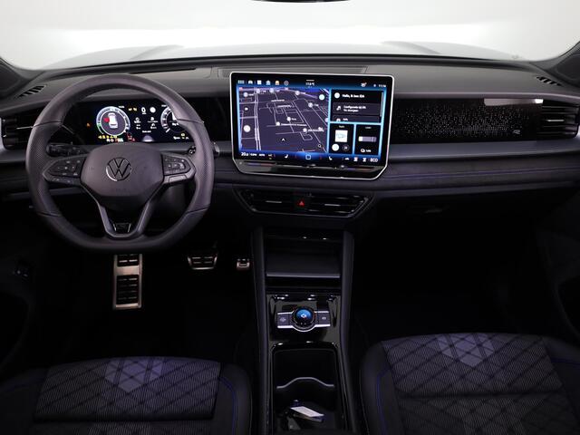 Volkswagen Tayron R-Line Edition 1.5 eHybrid 204 PK DSG | 20" LM | Black Style | Panoramadak | Trekhaak |