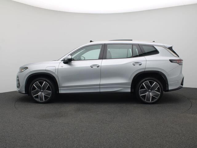 Volkswagen Tayron 1.5 eHybrid R-Line Edition 272PK DSG SOH 99,68%, Panoramadak, Trekhaak, Achteruitrijcamera, Navi via Apple Carplay/Android Auto, 20" LM Velgen, Elektr. Achterklep, Side Assist
