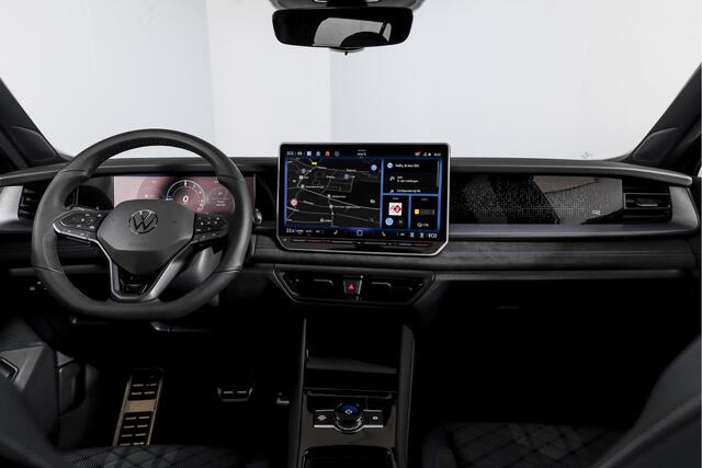 Volkswagen Tayron 1.5 eHybrid 272 PK R-Line Edition | Black Style | 15 inch Navi | Elek. Trekhaak | IQ Light | HUD | S/K-Panodak | Dig. Cockpit | Adapt. Cruise | Stoel-+Stuurverw. | 360 Camera | NAV + App. Connect | ECC | Elek. Klep | LM 20" | 9364