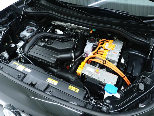 Volkswagen Tayron 1.5 eHybrid Elegance | Leder/Alcantara | Trekhaak | Massage | 360 | Keyless | Adaptive Cruise | Sfeerlicht