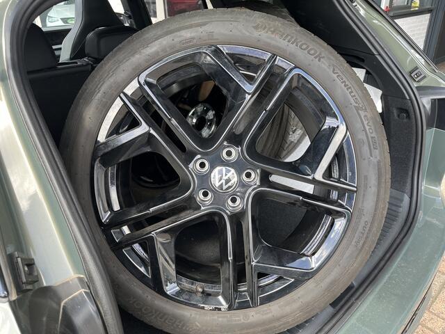 Volkswagen Tayron 1.5 eHybrid R-Line / AUTOMAAT/ 272 PK/ GARANTIE TM 7-2030/ TREKHAAK/ PANO/ BLACK STYLE/ 360 CAMERA/ CRUISE/ NAVI/ APP-CONNECT/ STOELVERWARMING/ 20" LMV