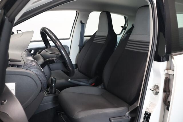 Volkswagen UP! 1.0 High up! | camera | cruisecontrol | parkeersensoren