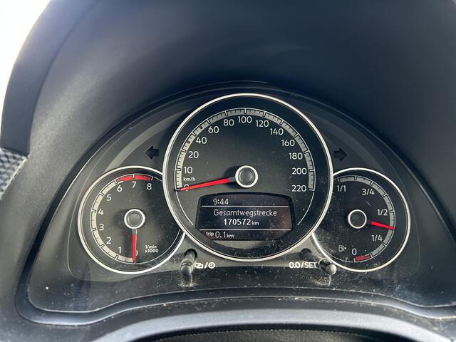 Volkswagen UP! 1.0 BMT high up! 50% Deal 3.225,- ACTIE Stoelverwarming / Airco / Telefoon