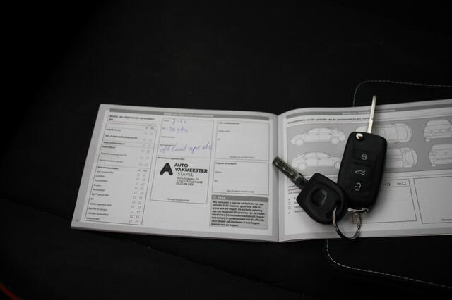 Volkswagen UP! 1.0 FR Connect 5 deurs - Airco, Cruise