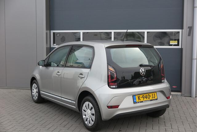Volkswagen UP! 1.0 BMT 44kw 60pk move up! Maps & More , Airco , 5 Deurs .