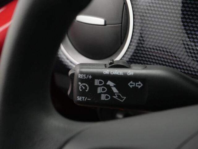 Volkswagen UP! 1.0 | LED dagrijverlichting | Achteruitrijcamera | Parkeersensoren achter | Achteruitrijcamera | Cruise Control | Airco | DAB