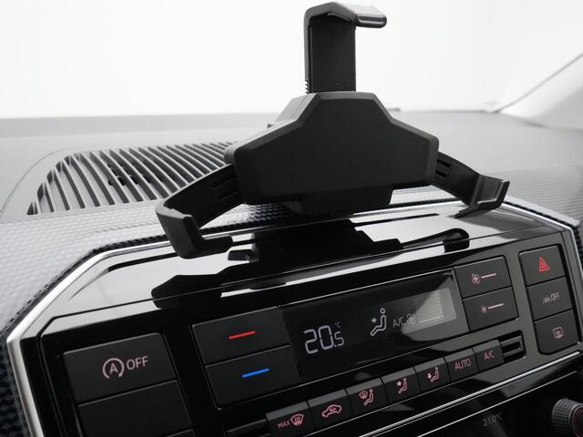 Volkswagen UP! 1.0 | LED dagrijverlichting | Achteruitrijcamera | Parkeersensoren achter | Achteruitrijcamera | Cruise Control | Airco | DAB