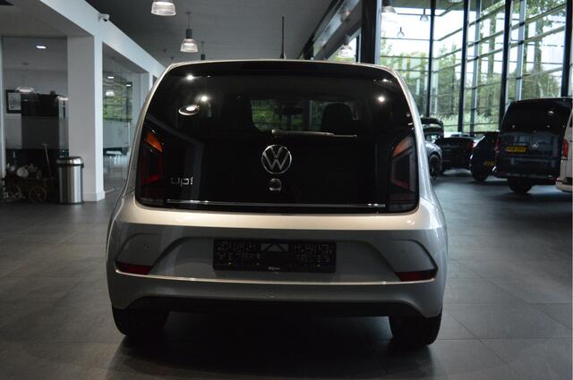 Volkswagen UP! 1.0 MOVE clima cruise camera pdc lichtmetaal !!