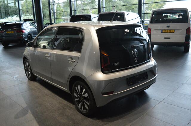 Volkswagen UP! 1.0 MOVE clima cruise camera pdc lichtmetaal !!
