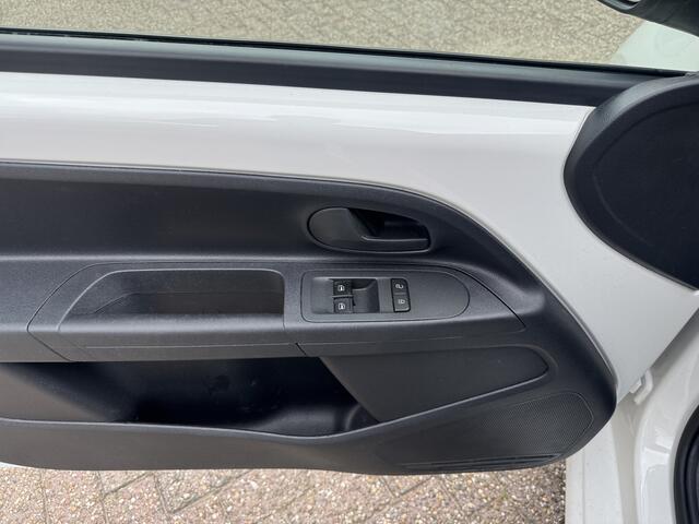 Volkswagen UP! 1.0 BMT take up! 3 Drs Airco