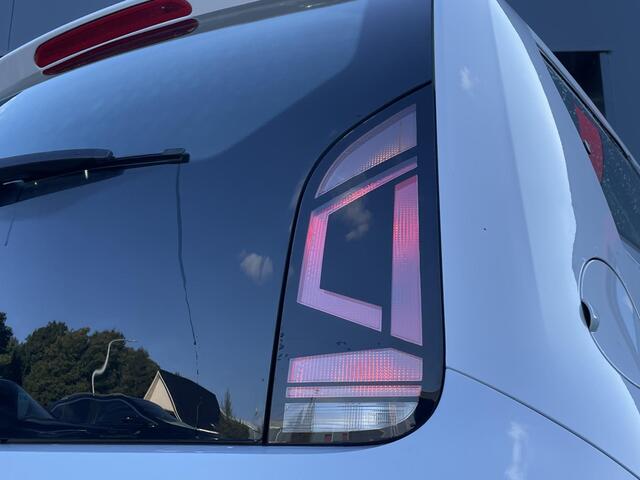 Volkswagen UP! 1.0 BMT take up! - 5DRS - Metallic - Airco -