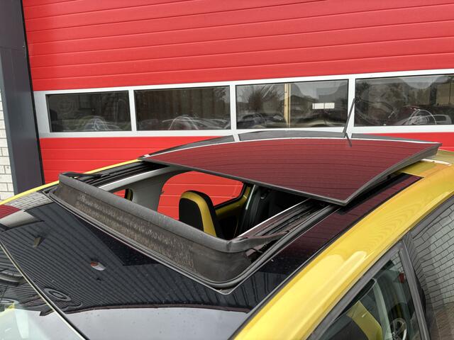 Volkswagen UP! 1.0 BMT high up! 1STE EIG / PANORAMADAK / STOELVERW / PDC / DAB+ / CLIMA / ELEK RAMEN / NL-AUTO