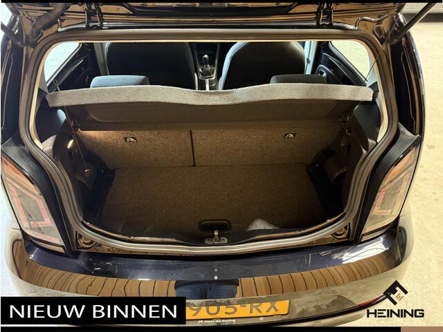 Volkswagen UP! 1.0. Airco. DAB. Rijstrooksensor. NAP