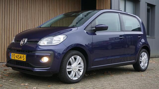 Volkswagen UP! 1.0 75pk Automaat 5Drs High up! Pano.Dak Clima Stoelverwarming 15inch LM *NL auto* 68196km!