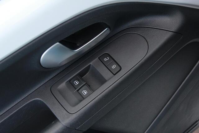 Volkswagen UP! 1.0 | Bluetooth | Camera | Cruise