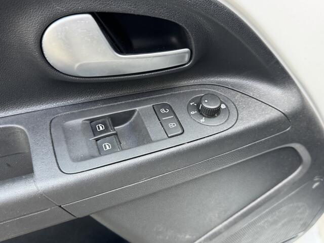 Volkswagen UP! 1.0 MPI 60 pk BMT move up! Cruise Control PDC Airco DAB Elektrische spiegels