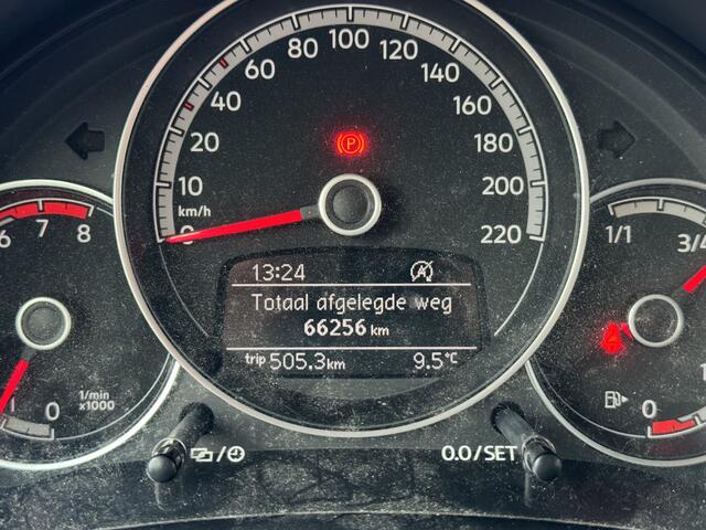 Volkswagen UP! 1.0 MPI 60 pk BMT move up! Cruise Control PDC Airco DAB Elektrische spiegels