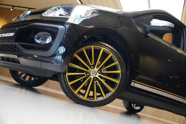 Volkswagen UP! 1.0/60pk Special up!|2018|Panoramadak|17"Copper|Cruise|Clima|PDC|Stoelverwarming