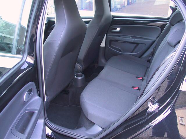 Volkswagen UP! Camera! Cruise control! PDC! 1.0