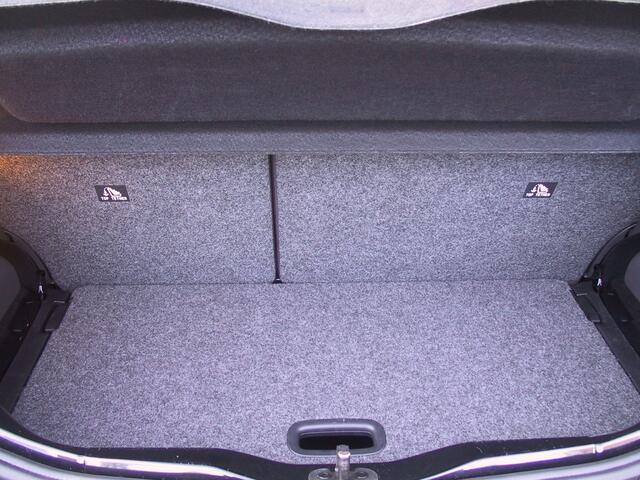 Volkswagen UP! Camera! Cruise control! PDC! 1.0