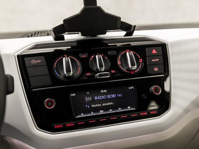 Volkswagen UP! 1.0 High Up Sport (AIRCO, BLUETOOTH, SPORTSTOELEN, GETINT GLAS, LM VELGEN, MULTIFUNCTIONEEL STUURWIEL, NIEUWSTAAT)