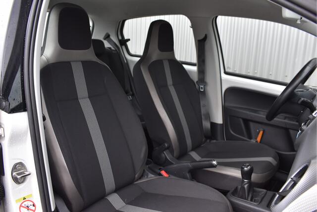 Volkswagen UP! 1.0 BMT high up! Cruise, PDC, A/C, Multi. stuur, Bluetooth