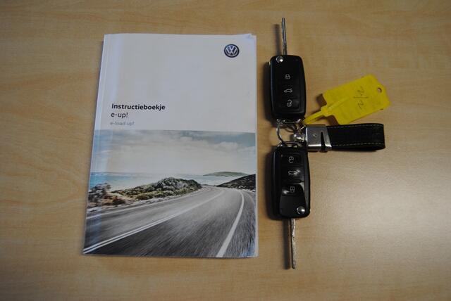 Volkswagen UP! e-Up! e-up! | Stoelverwarming| Airco| Bluetooth