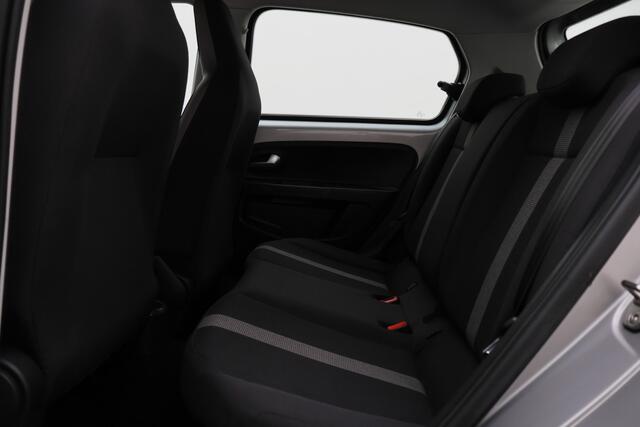 Volkswagen UP! 1.0 BMT high up! 5-Deurs, Leder/Stof, Airco, Cruise, Bluetooth, Radio, PDC, 15''