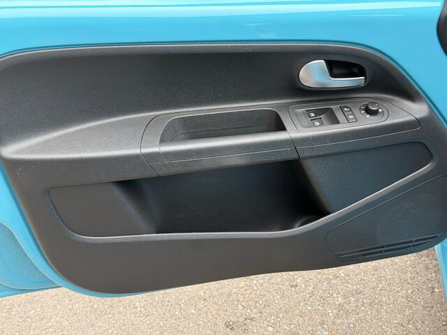 Volkswagen UP! 1.0 5-deurs | Cruise | Camera | Stoelverwarming | LM Velgen | Rijklaar incl. 1 jaar Bovag garantie