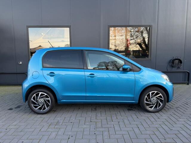 Volkswagen UP! 1.0 BMT high up! Join AUT / LM velgen / Cruise control / Stoelverw. / Pdc