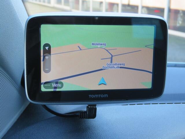 Volkswagen UP! 1.0 / Camera / Clima / Navigatie / BOVAG garantie