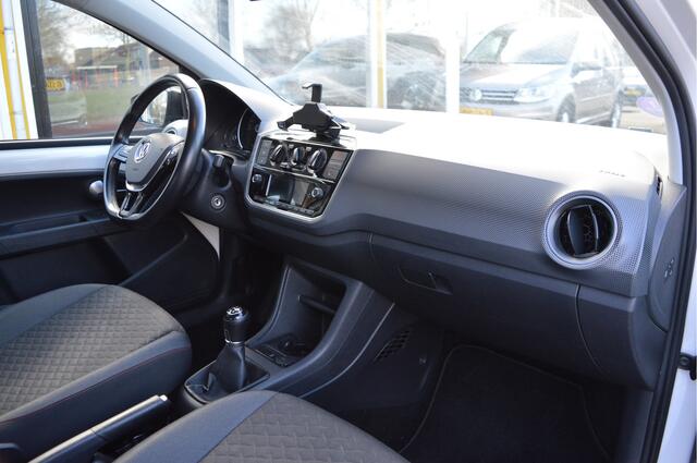 Volkswagen UP! 1.0 75PK BMT high up! Airco / Lmv 16" / Pdc / Priv.glass