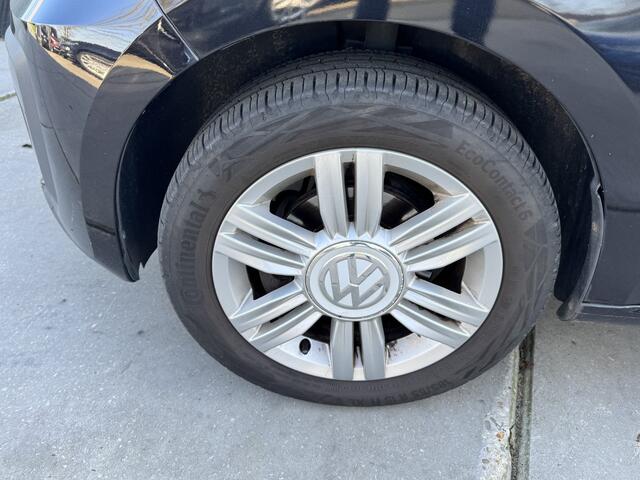 Volkswagen UP! 1.0 MPI 60 pk BMT high up! Stoelverwarming Cruise control Camera DAB