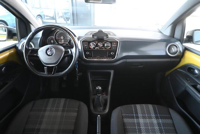 Volkswagen UP! 1.0 BMT CLUB High Up! Airco Stoelverwarming Lichtmetaal Dealer Onderhouden! Inruil Mogelijk!