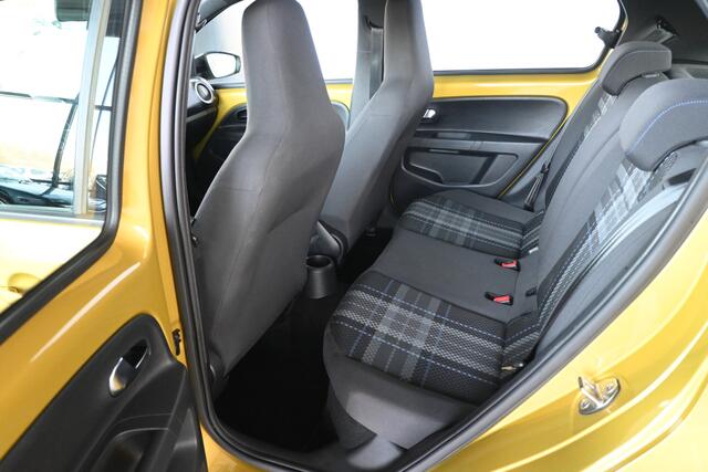 Volkswagen UP! 1.0 BMT CLUB High Up! Airco Stoelverwarming Lichtmetaal Dealer Onderhouden! Inruil Mogelijk!