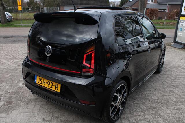 Volkswagen UP! 1.0 TSI GTI Achteruitrijcamera, Stoelverwarming, Parkeersens. A, Panoramadak, Beats Audio, Cruise control, Climate control, 17" LMV