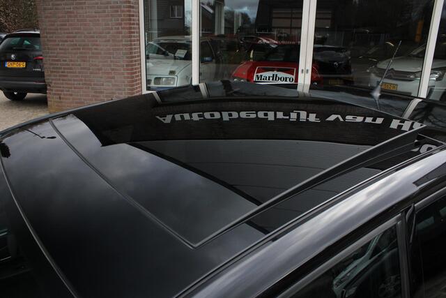 Volkswagen UP! 1.0 TSI GTI Achteruitrijcamera, Stoelverwarming, Parkeersens. A, Panoramadak, Beats Audio, Cruise control, Climate control, 17" LMV