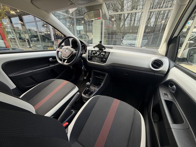 Volkswagen UP! 1.0 5DRS *!* HIGH UP *!* NAVI/ CRUISE/ LMV/ MF STUUR *!*