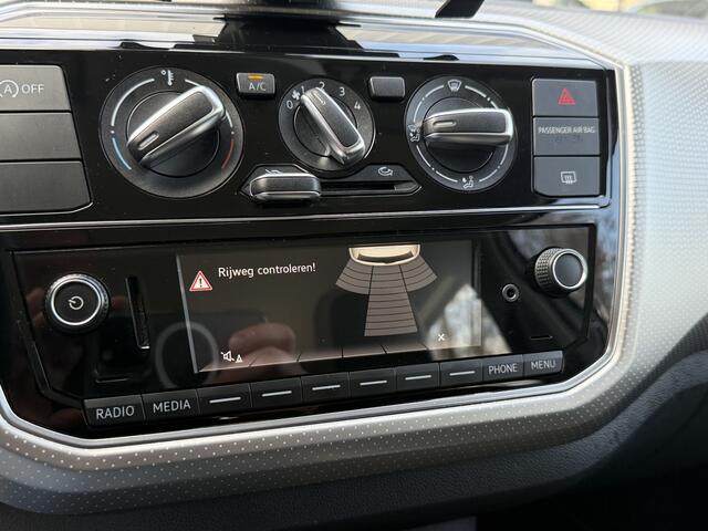 Volkswagen UP! 1.0 5DRS *!* HIGH UP *!* NAVI/ CRUISE/ LMV/ MF STUUR *!*