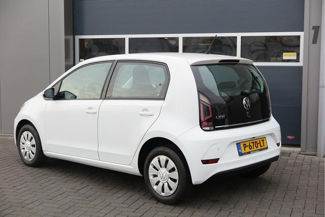 Volkswagen UP! 1.0 49kw 66pk Active Cruisecontrol , Stoelverwarming , Navi via App, Achteruitrijcamera , Parkeersensoren , DAB+ radio , Multifunctioneel stuurwiel.etc.