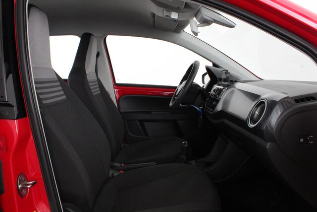 Volkswagen UP! 1.0 BMT move Cruise control/15 inch velgen/parkeersensor...